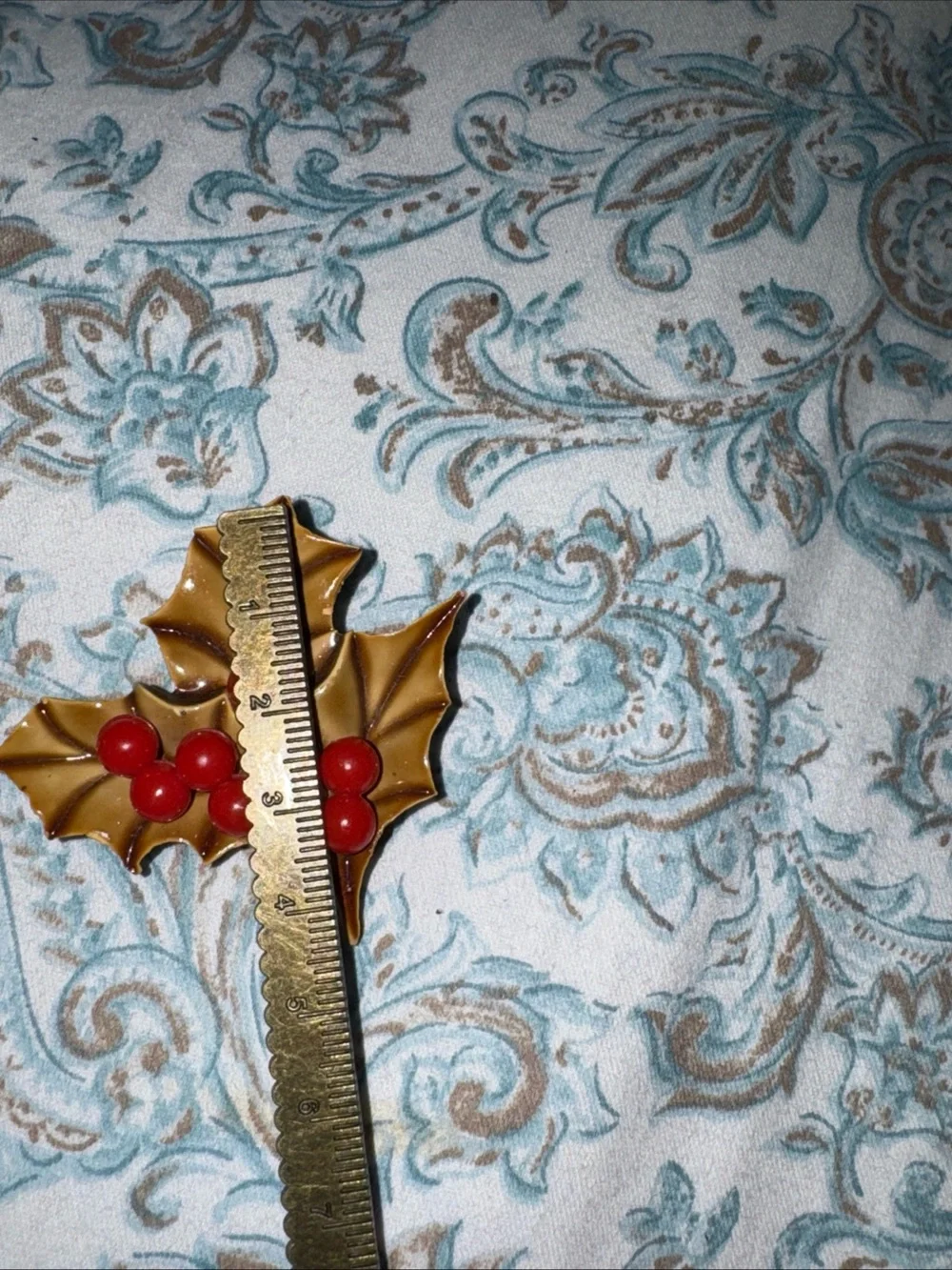 Festive Holly Leaf Ornament Pin in Tan and Red